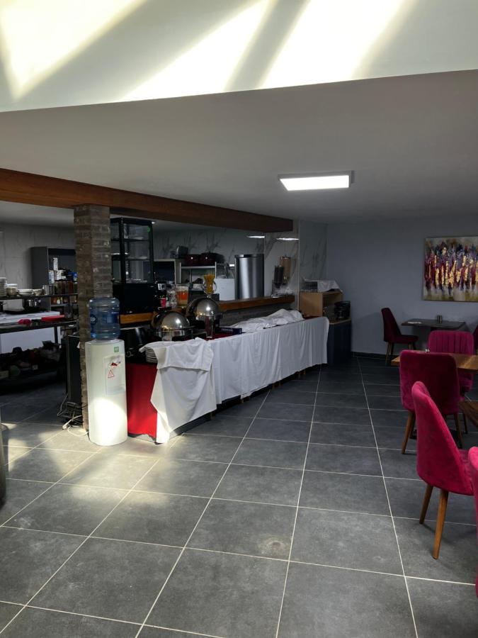 Saint-Gilles Hotel Aviation מראה חיצוני תמונה
