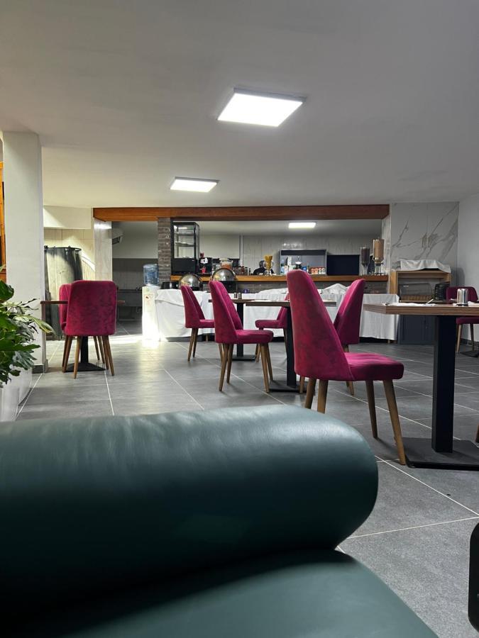 Saint-Gilles Hotel Aviation מראה חיצוני תמונה