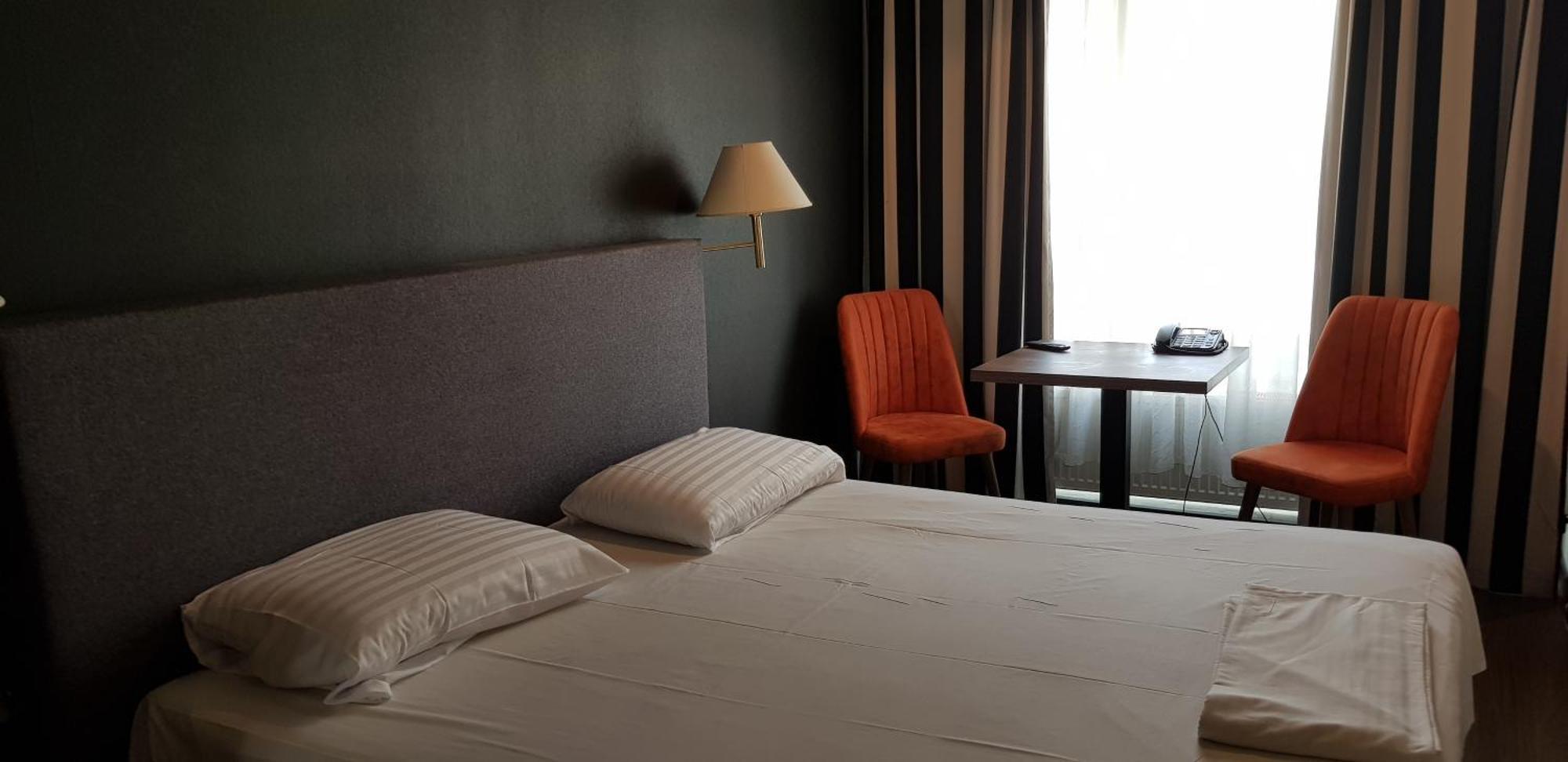 Saint-Gilles Hotel Aviation מראה חיצוני תמונה